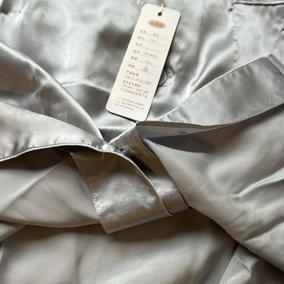 Silver 100% Silk Pyjamas - Picture 8 of 8